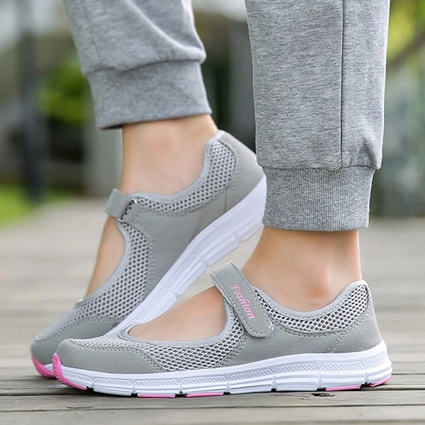 scarpe da donna, sneakers da donna, sandali da donna, scarpe estive, scarpe casual, sneakers casual, scarpe traspiranti, sneakers estive