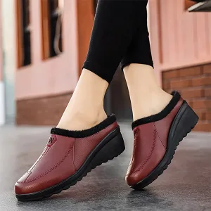 Scarpe casual da donna con zeppa e mocassini a metà con slip-on