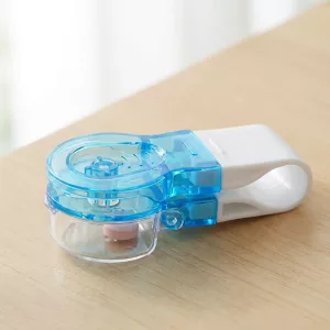 Apripillole portatile con portamedicine