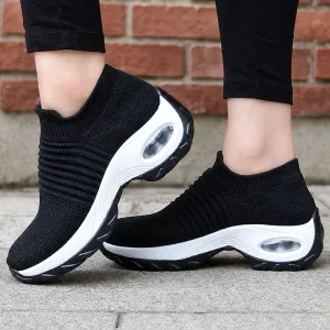 Sneaker elastiche slip-on in mesh, traspiranti, antiscivolo, con suola platform