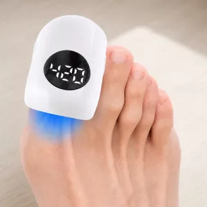 Dispositivo laser portatile per il trattamento dei funghi delle unghie dei piedi